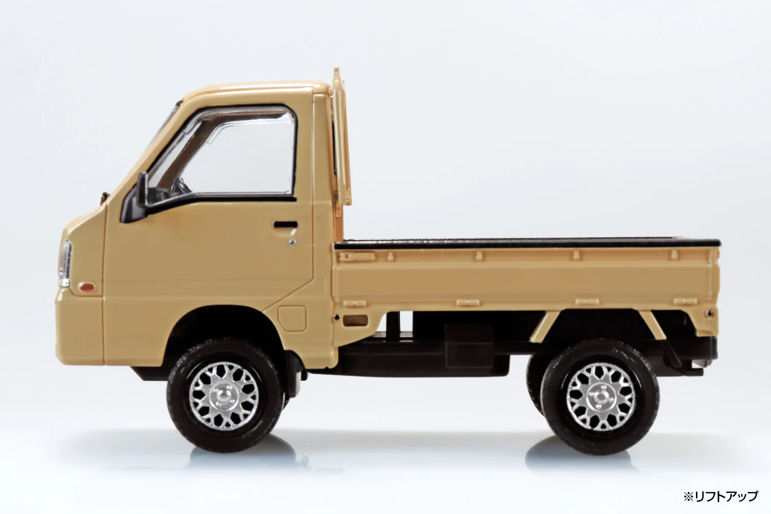 Aoshima 1/32 SNAP KIT #05CU-KI Subaru Sambar Truck Custom Wheels (Khaki) - Image 4